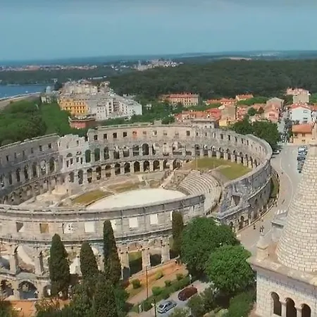 Andela Pula