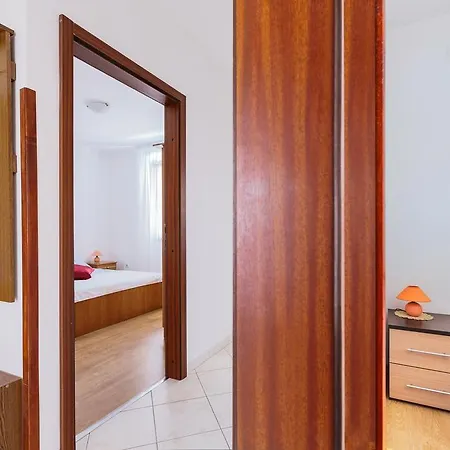 Apartament Andela *